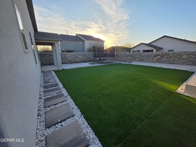 429 SOLEIL Road, Socorro, TX 79927