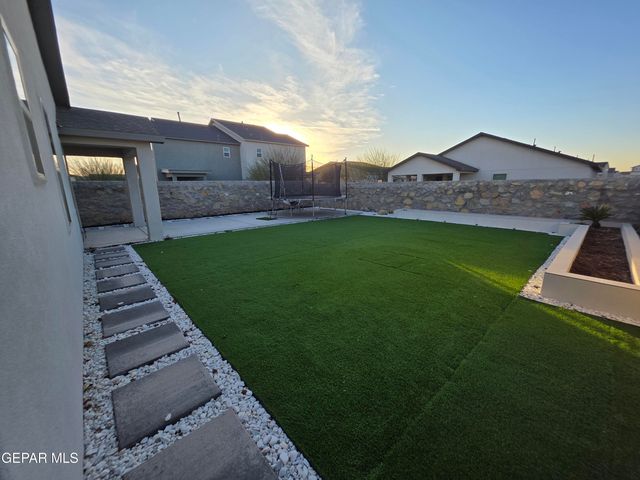 429 SOLEIL Road, Socorro, TX 79927