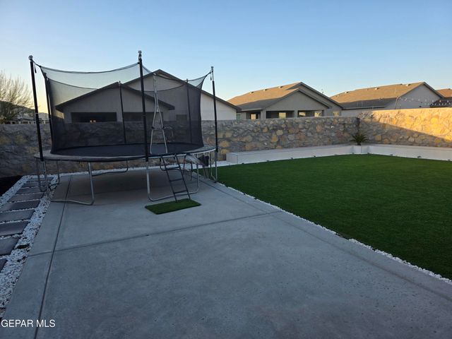 429 SOLEIL Road, Socorro, TX 79927