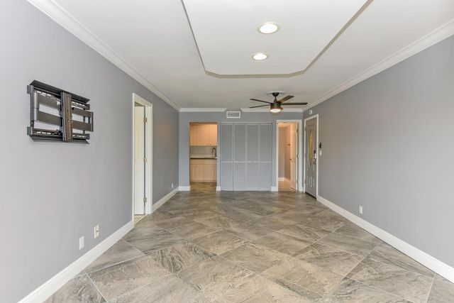 156 LAKE EVELYN Drive, West Palm Beach, FL 33411