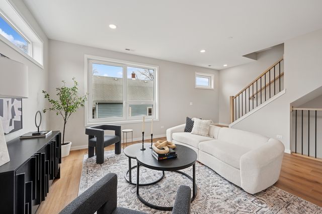 944 Beloit Avenue 5, Forest Park, IL 60130