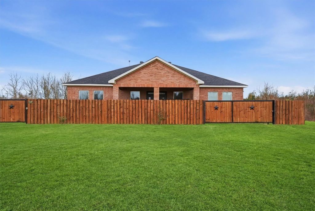 2060 Road 5704, Cleveland, TX 77327