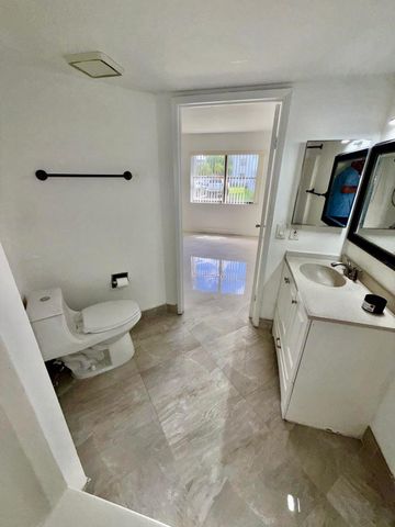 9405 Fontainebleau Boulevard 109, Miami, FL 33172