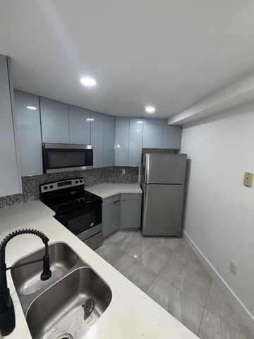 9405 Fontainebleau Boulevard 109, Miami, FL 33172