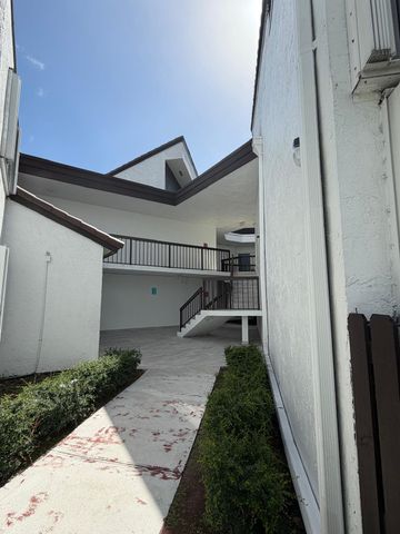 9405 Fontainebleau Boulevard 109, Miami, FL 33172