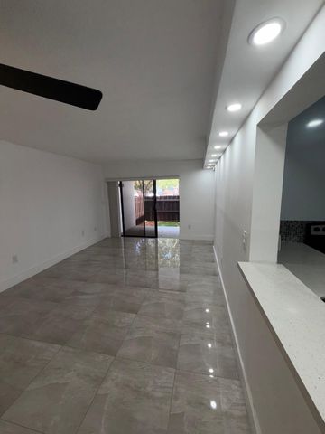 9405 Fontainebleau Boulevard 109, Miami, FL 33172