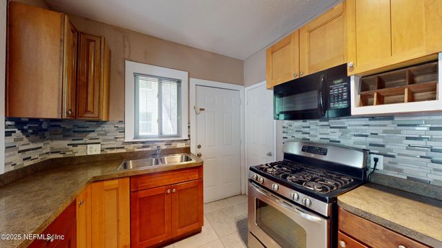 3313 COLLEGE Street, Jacksonville, FL 32205