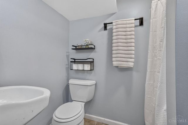 7209 Longfield Drive, Madeira, OH 45243