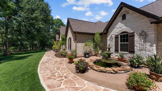 9698 Pioneer Trace, Conroe, TX 77303