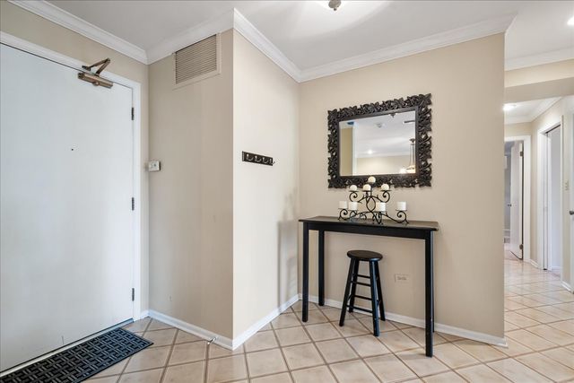 6400 N Cicero Avenue 410, Lincolnwood, IL 60712