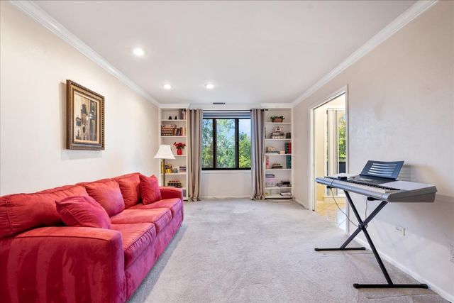 6400 N Cicero Avenue 410, Lincolnwood, IL 60712