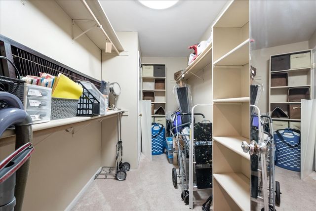 6400 N Cicero Avenue 410, Lincolnwood, IL 60712