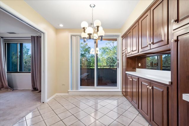 6400 N Cicero Avenue 410, Lincolnwood, IL 60712