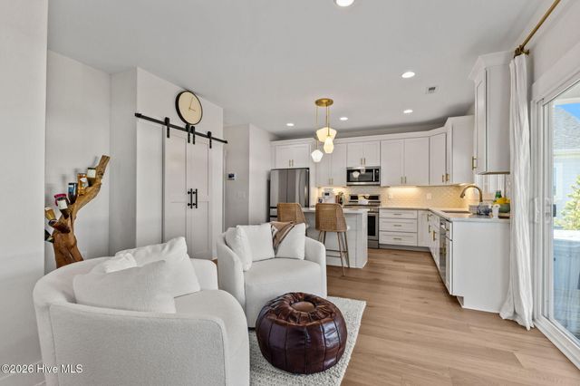 217 Coastline Circle, Swansboro, NC 28584