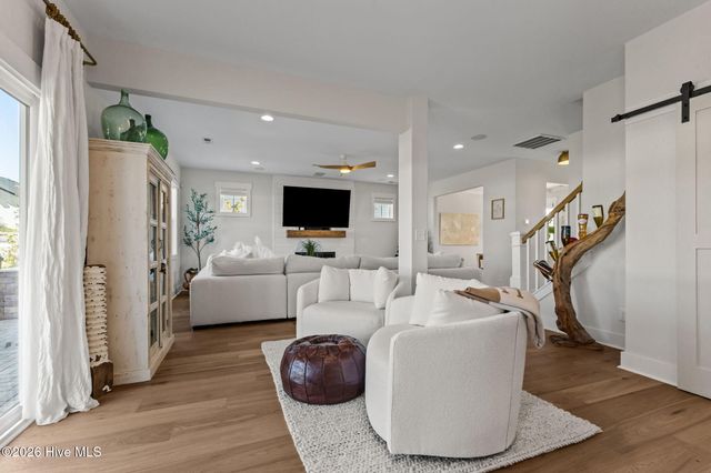 217 Coastline Circle, Swansboro, NC 28584