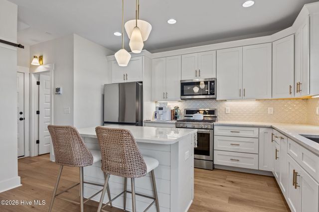 217 Coastline Circle, Swansboro, NC 28584