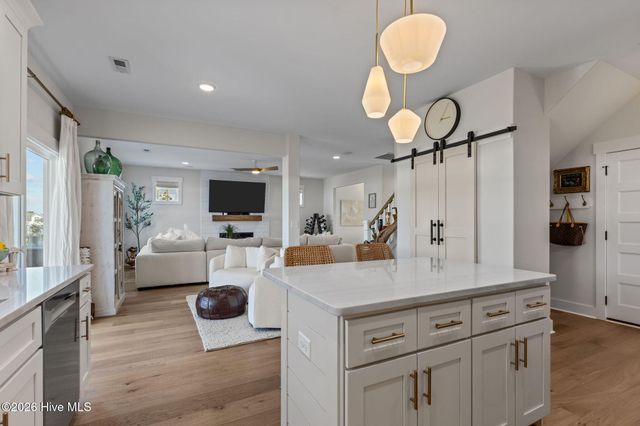 217 Coastline Circle, Swansboro, NC 28584