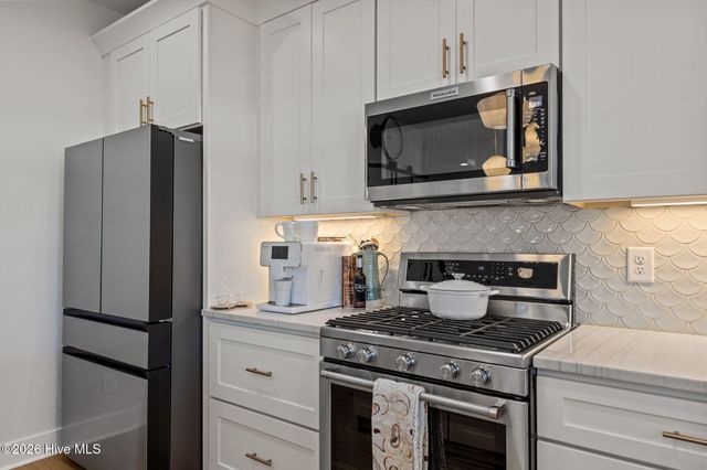 217 Coastline Circle, Swansboro, NC 28584