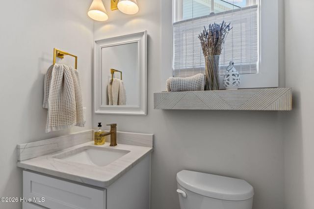 217 Coastline Circle, Swansboro, NC 28584