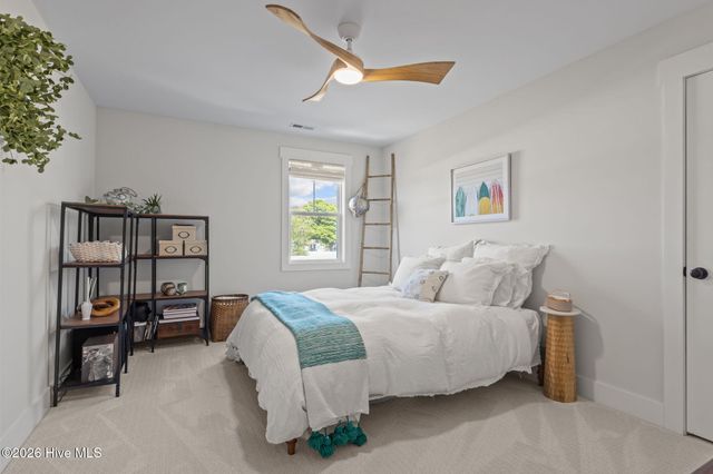 217 Coastline Circle, Swansboro, NC 28584