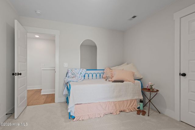 217 Coastline Circle, Swansboro, NC 28584