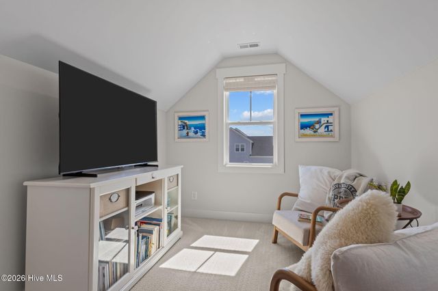 217 Coastline Circle, Swansboro, NC 28584