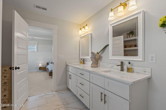 217 Coastline Circle, Swansboro, NC 28584