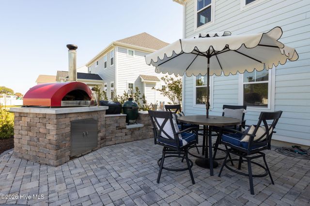 217 Coastline Circle, Swansboro, NC 28584