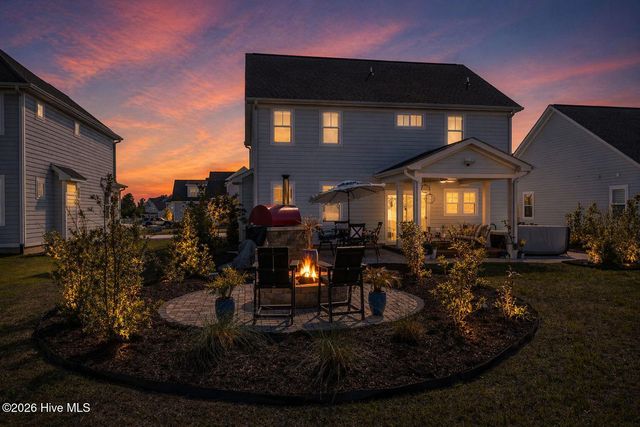 217 Coastline Circle, Swansboro, NC 28584