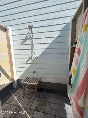 217 Coastline Circle, Swansboro, NC 28584