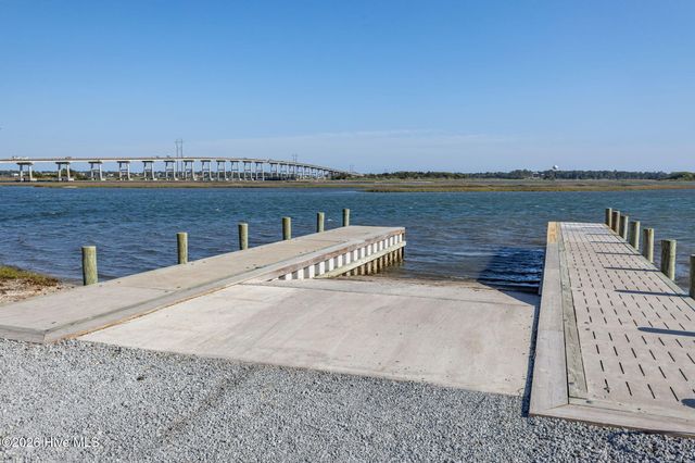 217 Coastline Circle, Swansboro, NC 28584