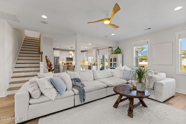 217 Coastline Circle, Swansboro, NC 28584