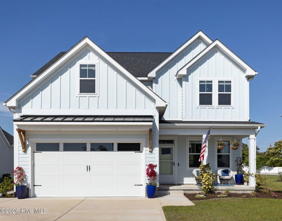 217 Coastline Circle, Swansboro, NC 28584