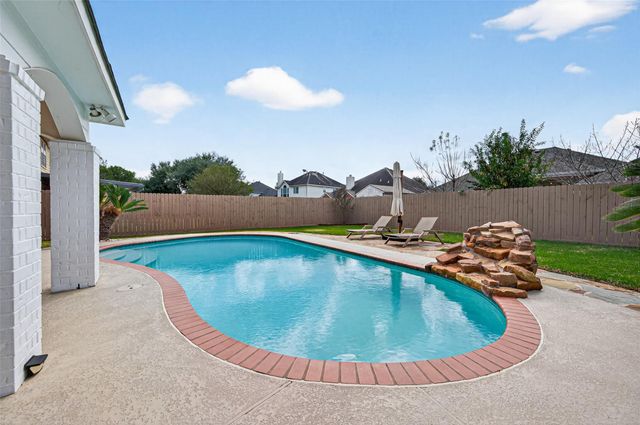 16535 Oat Mill Drive, Houston, TX 77095