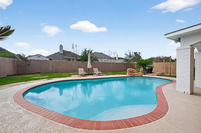 16535 Oat Mill Drive, Houston, TX 77095