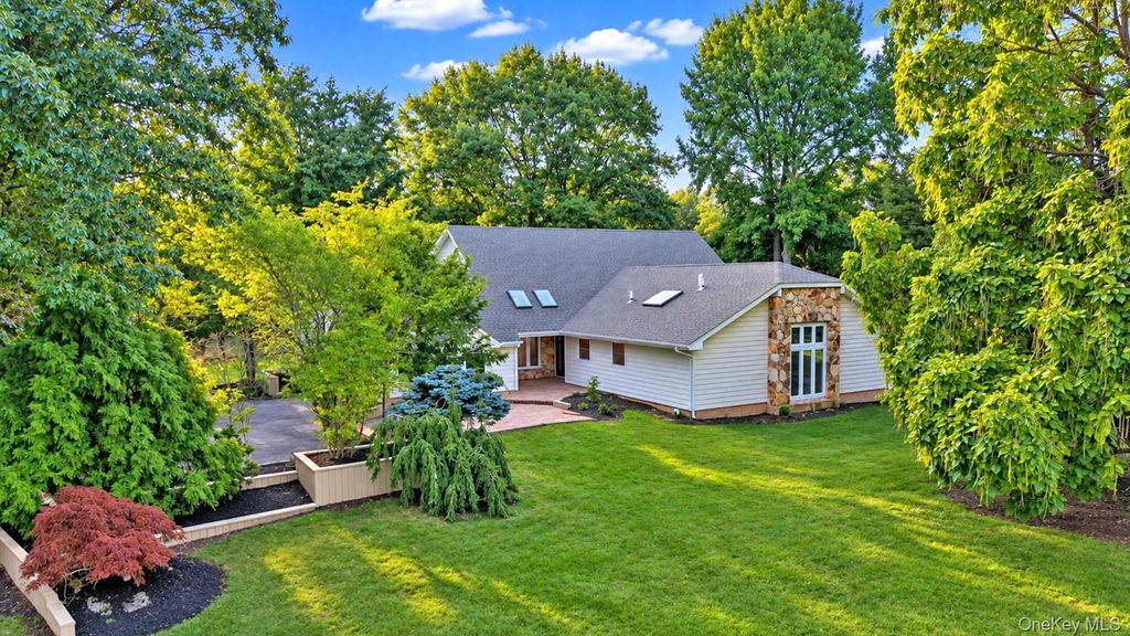 6 Cedarfield Terrace, Saint James, NY 11780 — exterior