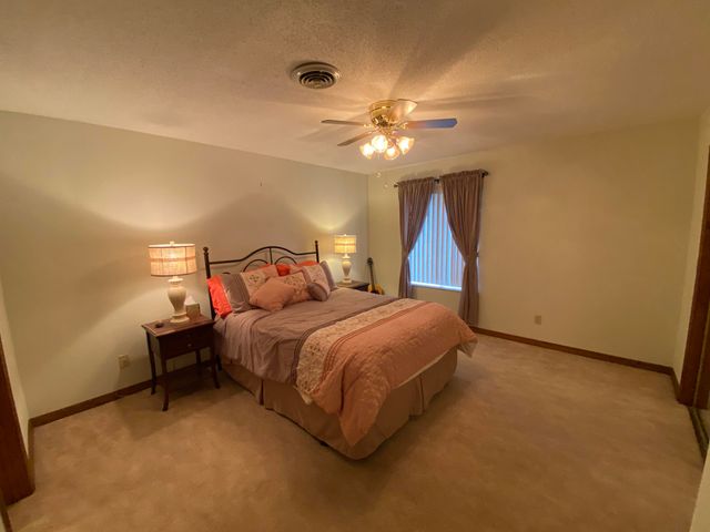 130 Wilshire Drive 34, Hollister, MO 65672