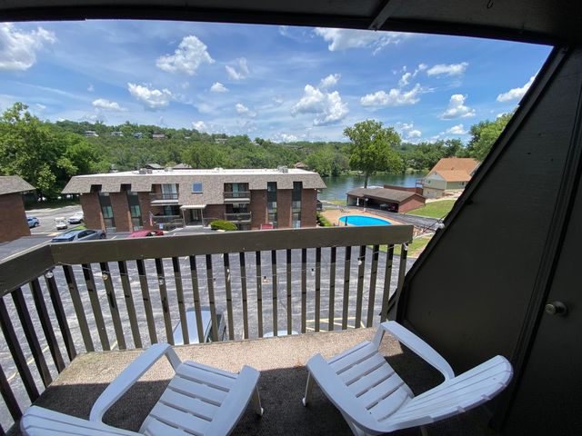 130 Wilshire Drive 34, Hollister, MO 65672