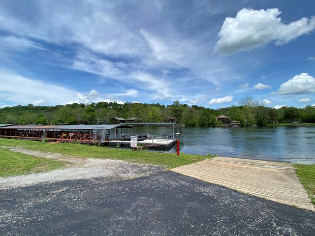 130 Wilshire Drive 34, Hollister, MO 65672