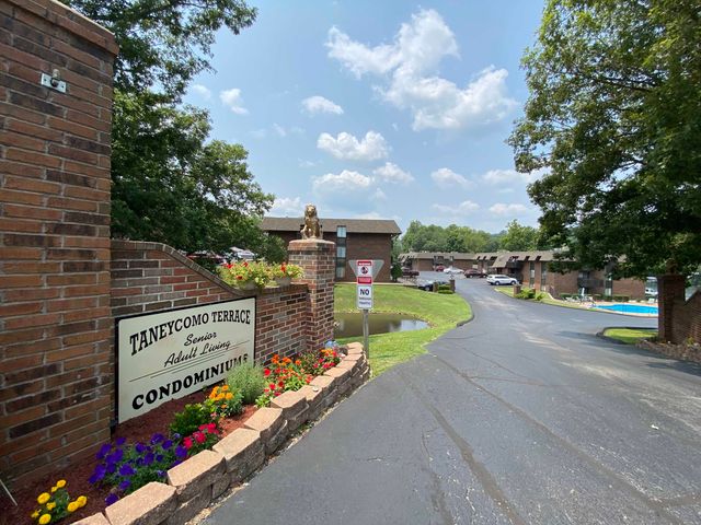 130 Wilshire Drive 34, Hollister, MO 65672