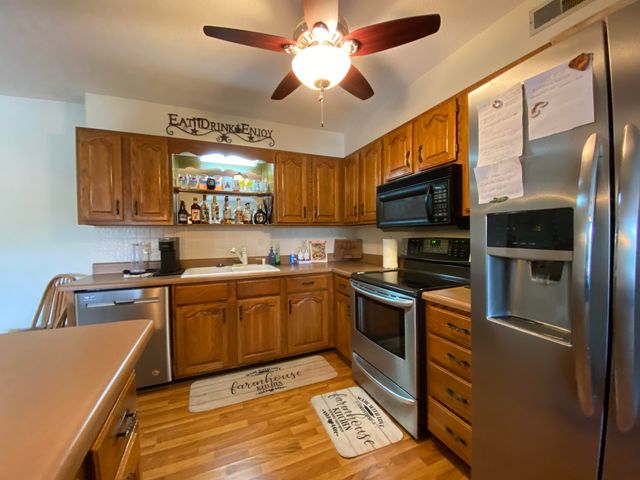 130 Wilshire Drive 34, Hollister, MO 65672