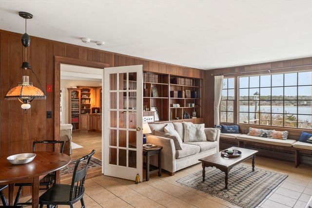 94 Weaver Lane, Tisbury, MA 02568