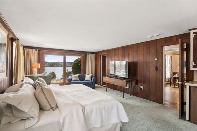 94 Weaver Lane, Tisbury, MA 02568