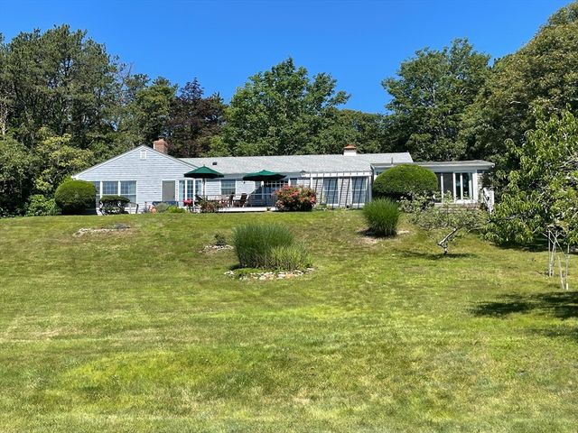 94 Weaver Lane, Tisbury, MA 02568