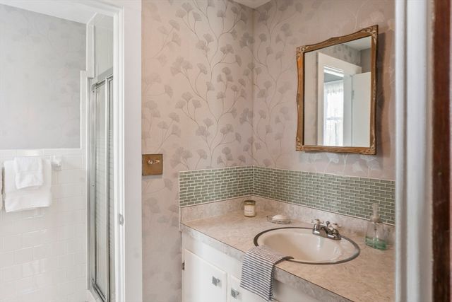 94 Weaver Lane, Tisbury, MA 02568