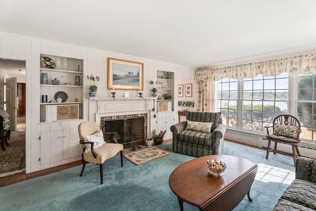 94 Weaver Lane, Tisbury, MA 02568