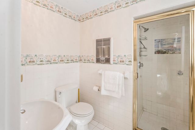 94 Weaver Lane, Tisbury, MA 02568