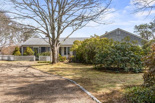 94 Weaver Lane, Tisbury, MA 02568