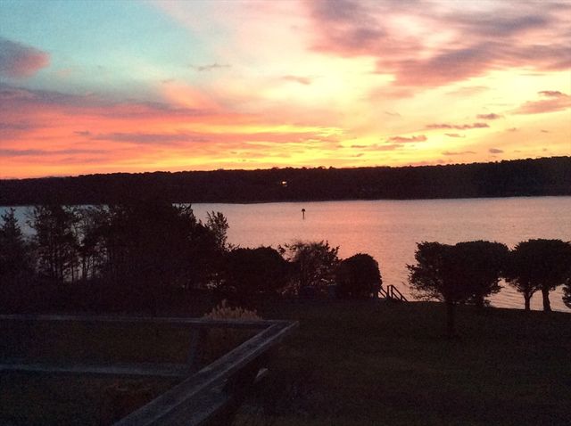 94 Weaver Lane, Tisbury, MA 02568