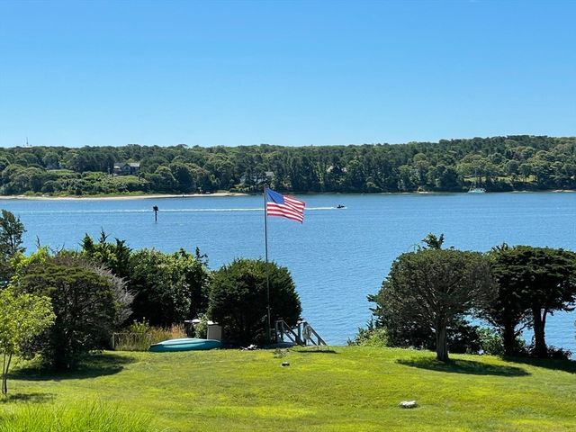 94 Weaver Lane, Tisbury, MA 02568